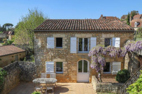 Charming cottage in Dordogne with swimming pool